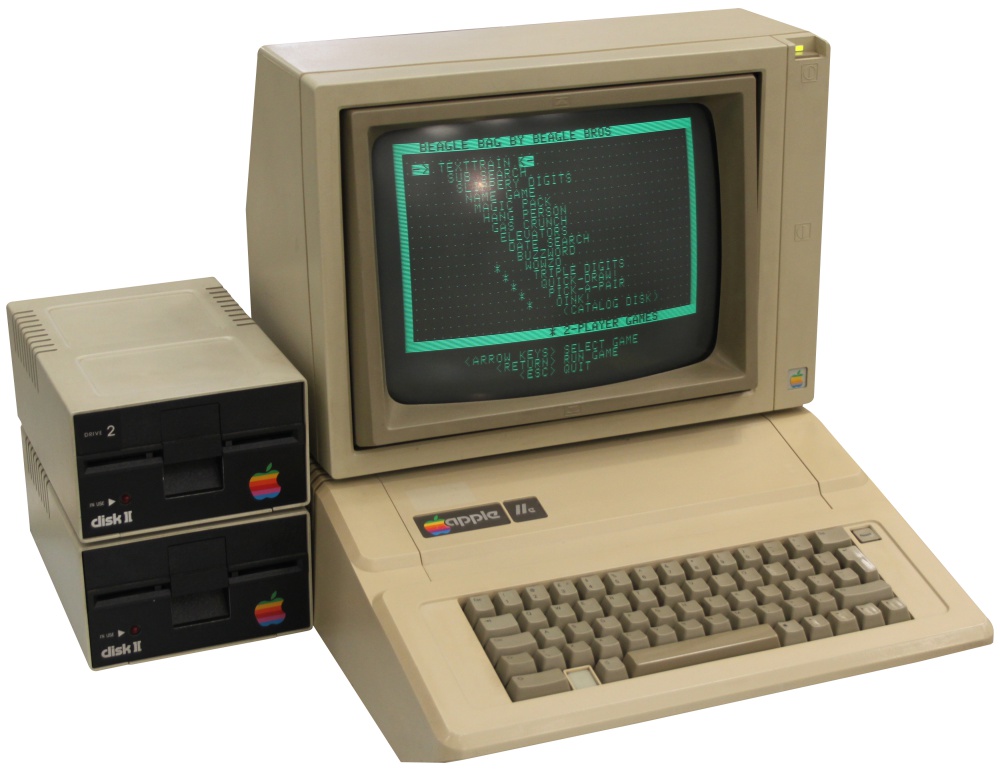 An apple 2e, from
computinghistory.org.uk
